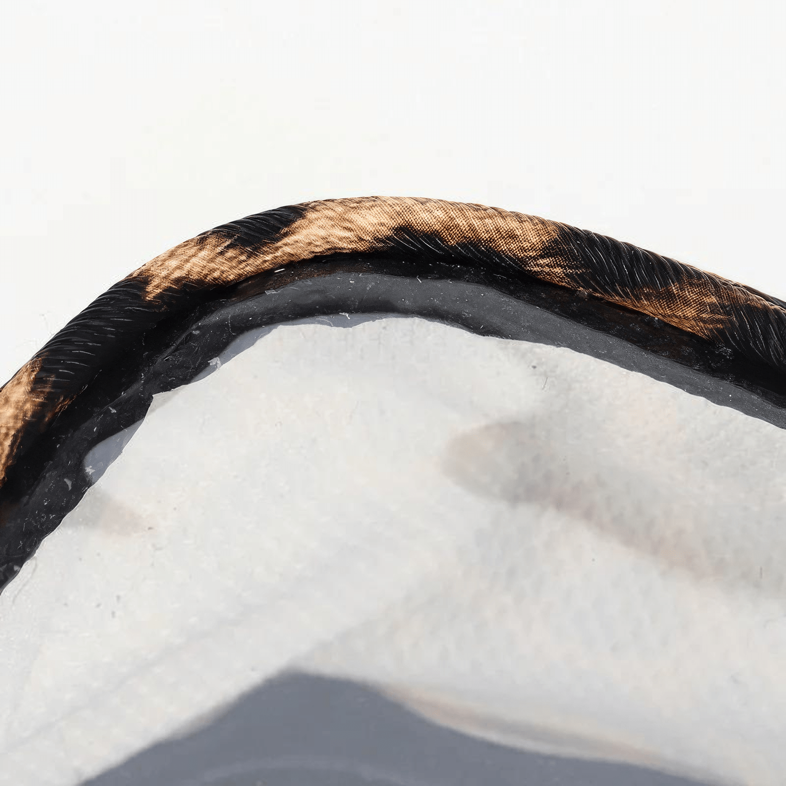 Zoom couture renforcée trousse de toilette femme imperméable léopard