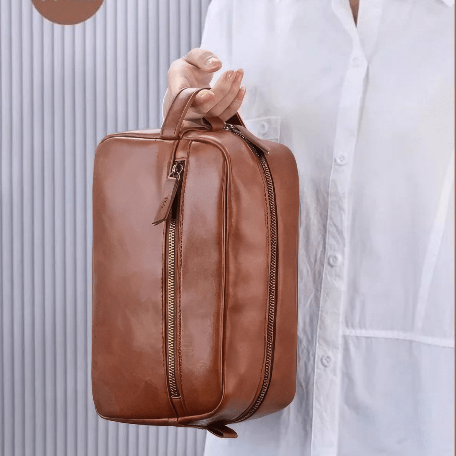 Trousse de toilette homme simili cuir marron pour voyage pratique à transporter