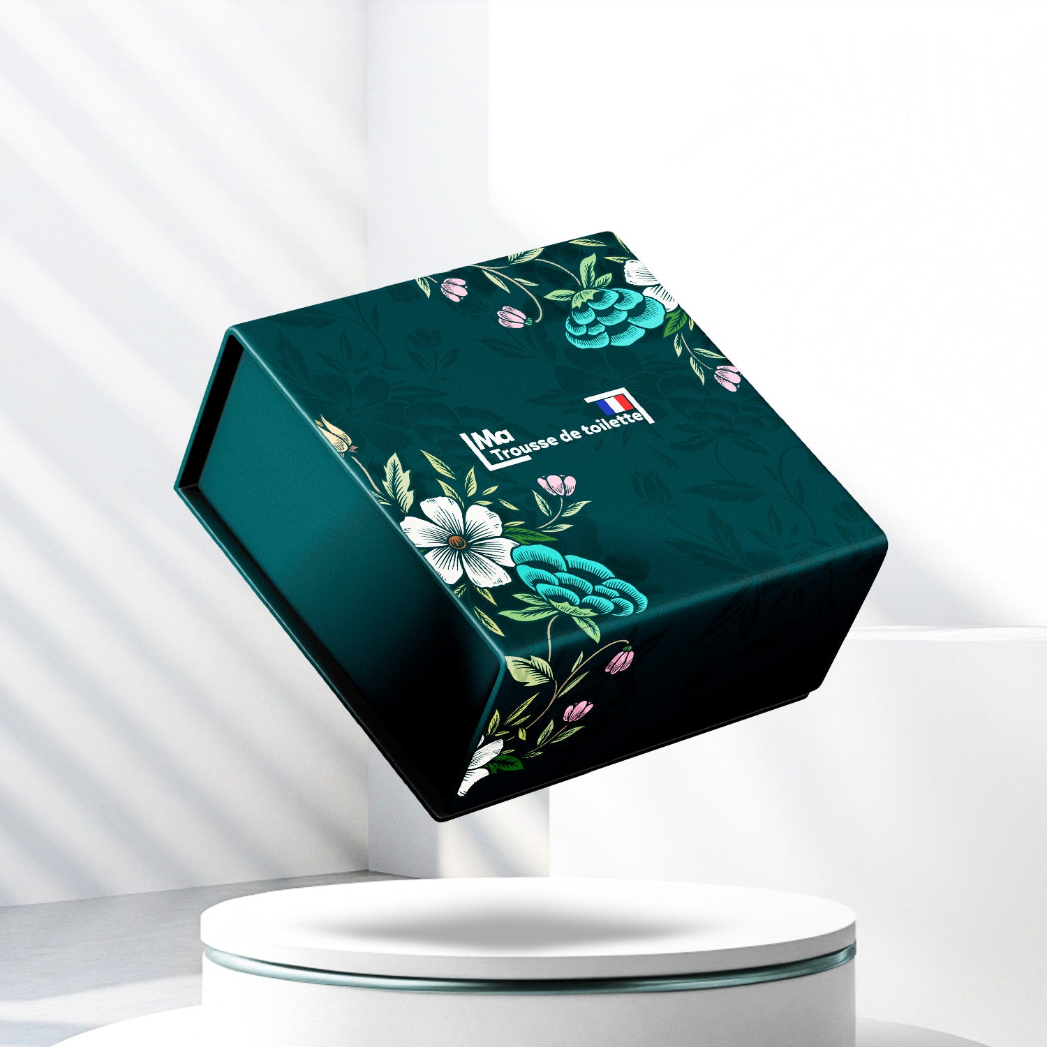 Boite de packaging de ma trousse de toilette en survol 