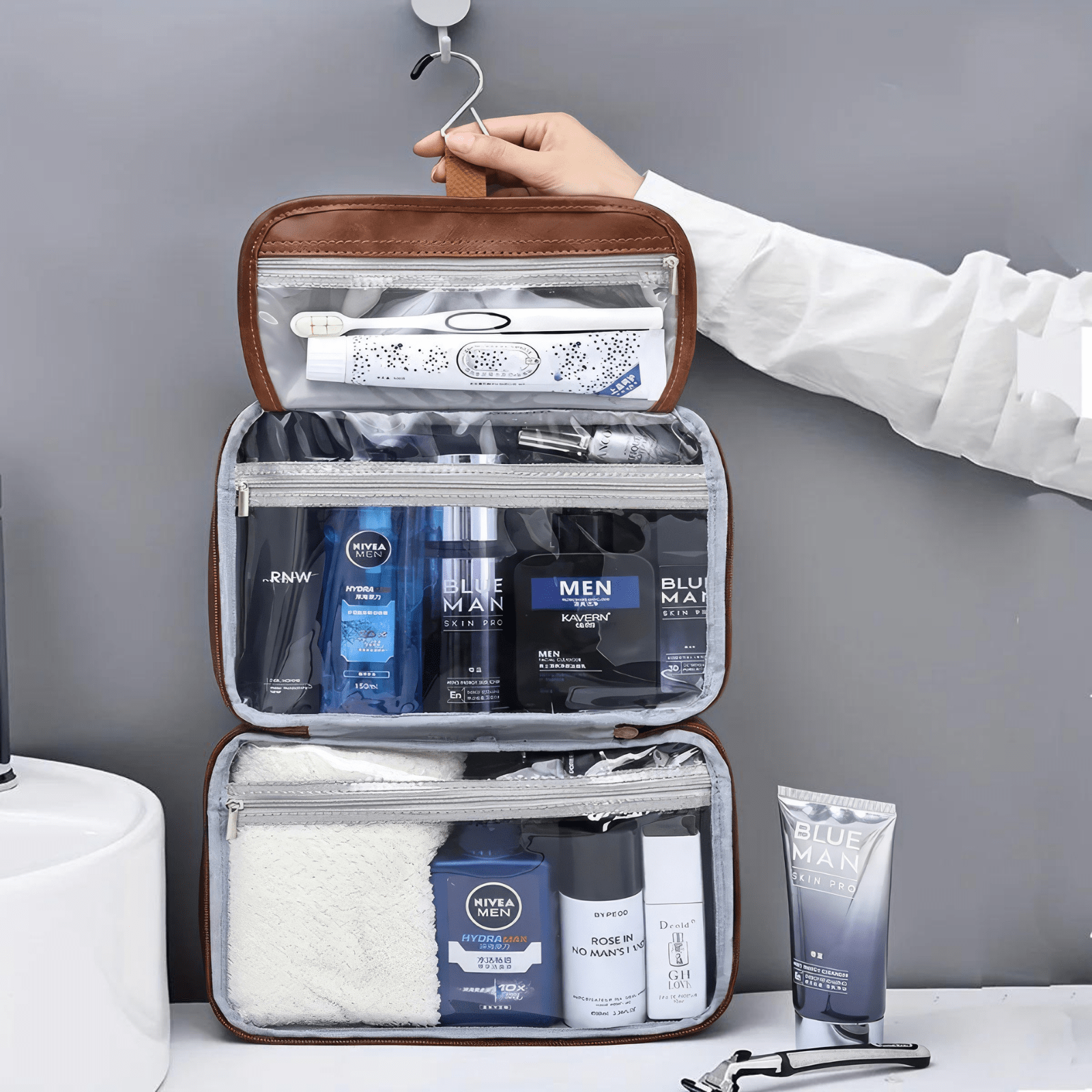 Trousse de toilette homme simili cuir 60 marron suspendue avec compartiments transparents