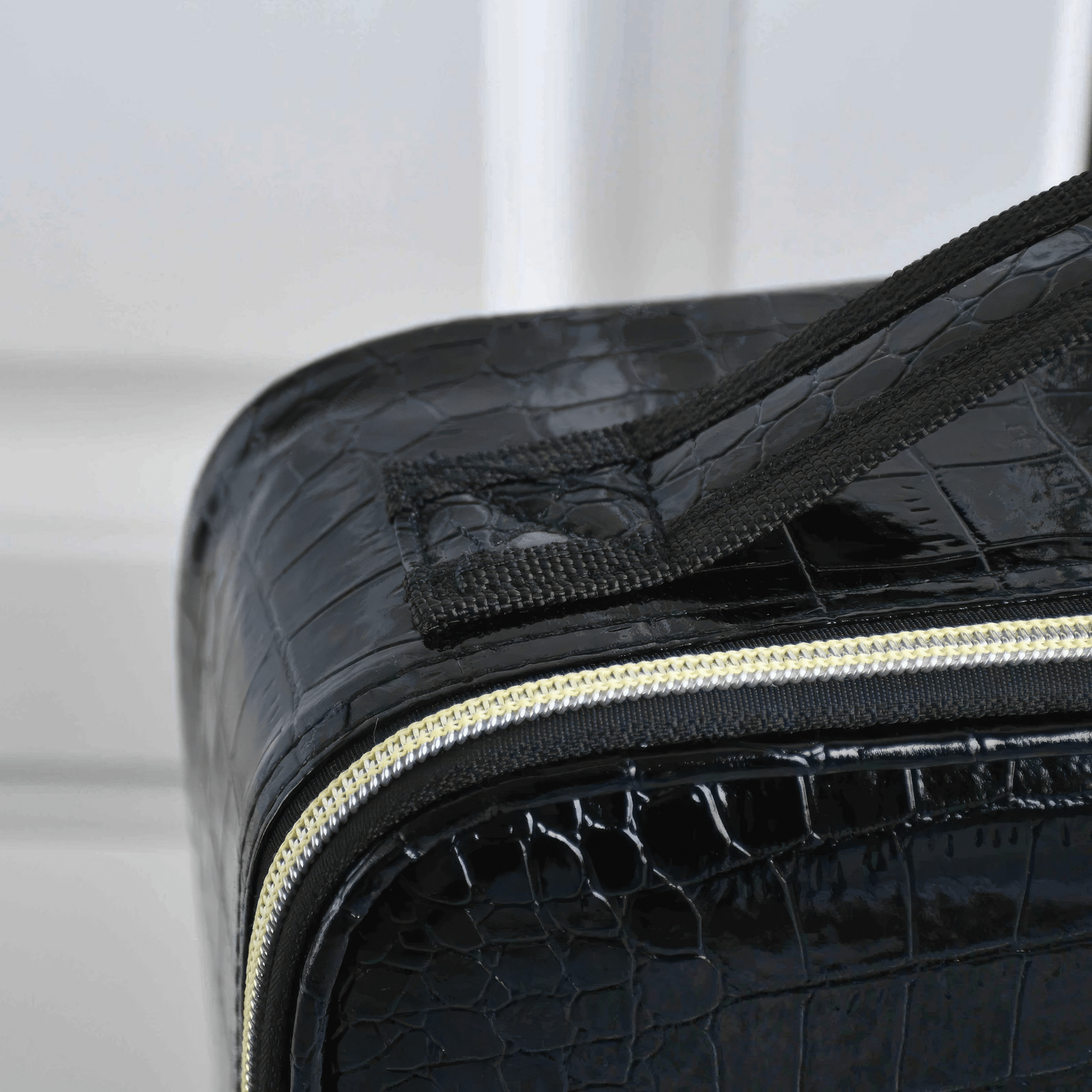 Trousse de toilette femme avec compartiment noir poignée